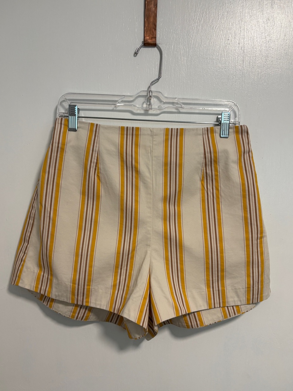 Abercrombie & Fitch High-Waist Striped Shorts - Yellow & Cream